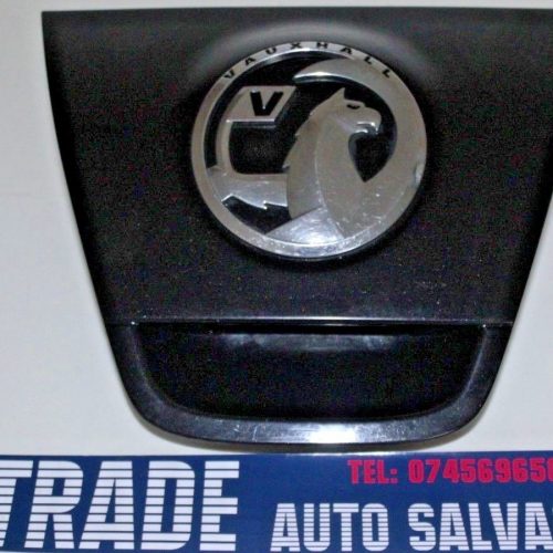 Vauxhall Astra J Mk6 - Tailgate Handle Boot Clasp & Badge Emblem - Black Z20R