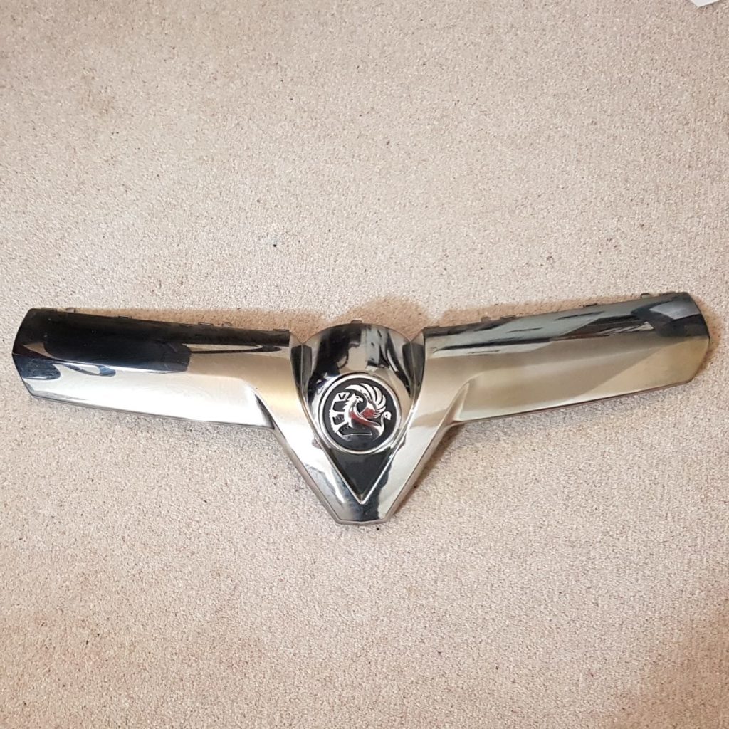 Vauxhall Corsa D Upper Front Chrome Grill Badge 13223225 (Pre-Facelift ...