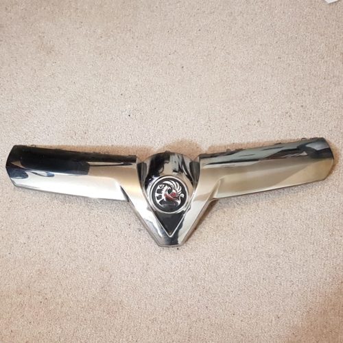 Vauxhall Corsa D Upper Front Chrome Grill Badge 13223225 (Pre-Facelift) 2007 - 2010