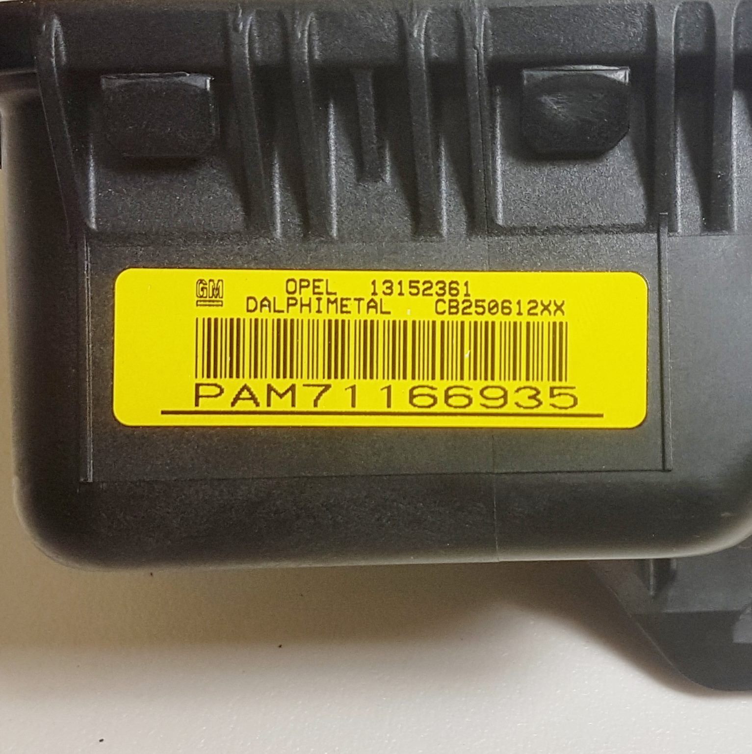Vauxhall Opel Corsa D - Front Passengers Side / Left Dashboard Airbag (One Plug Each Side) - 13152361 - Image 2