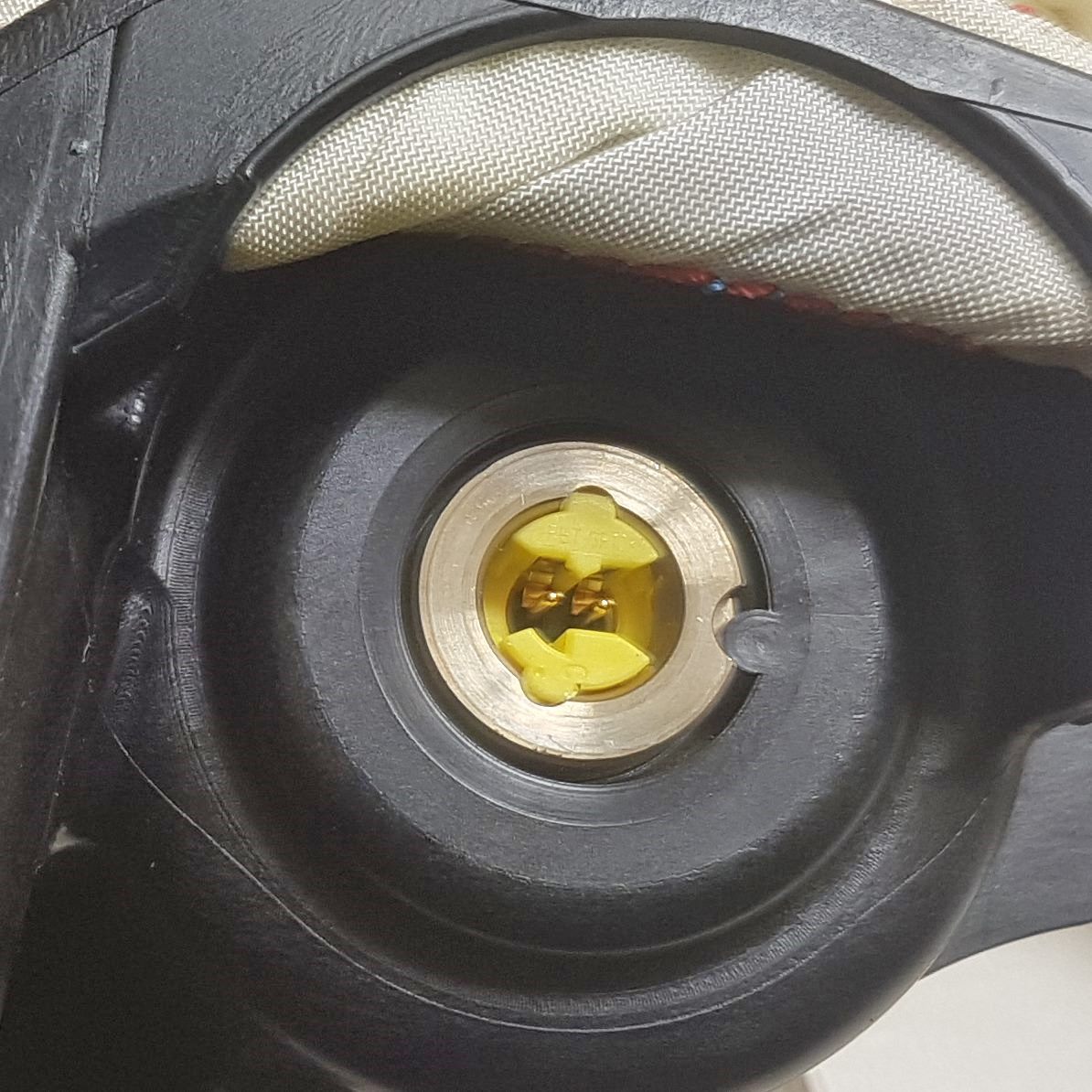 Vauxhall Opel Corsa D - Front Passengers Side / Left Dashboard Airbag (One Plug Each Side) - 13152361 - Image 3