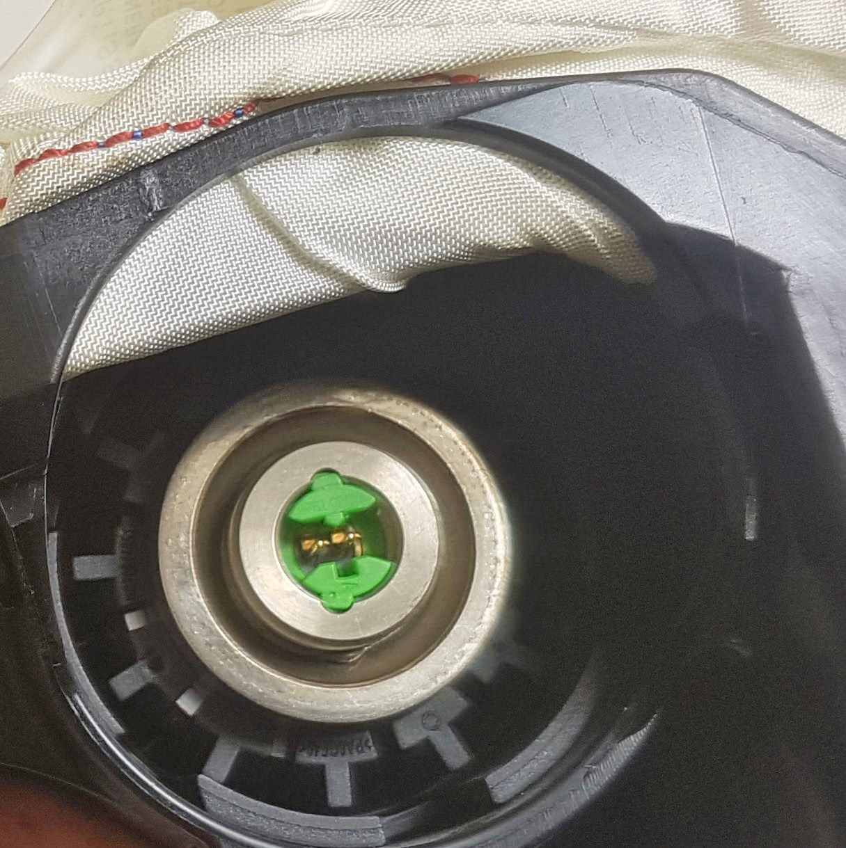 Vauxhall Opel Corsa D - Front Passengers Side / Left Dashboard Airbag (One Plug Each Side) - 13152361 - Image 4