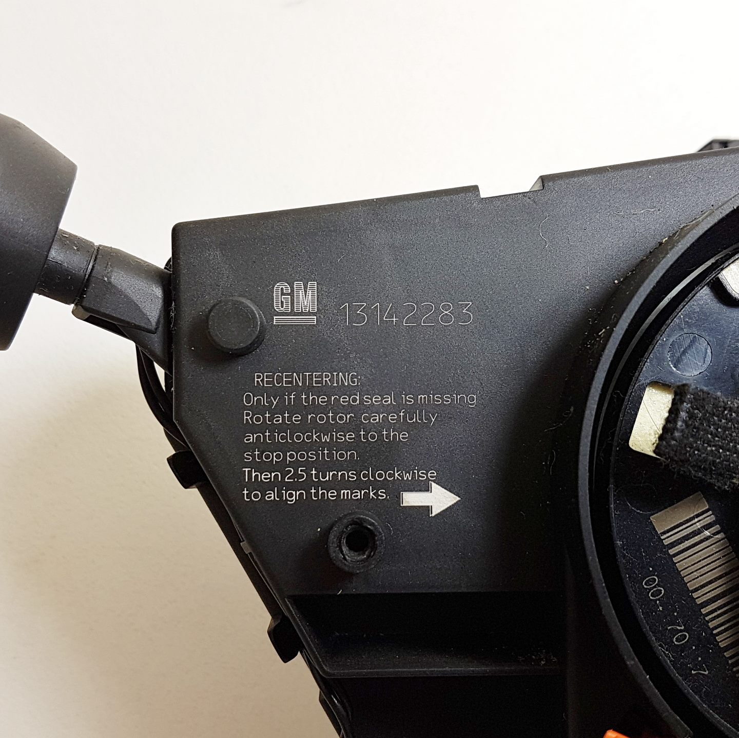 Vauxhall Corsa D - Indicator & Wiper & Cruise Control Stalks / Central Comms Squib CIM - 13142283 - Image 3
