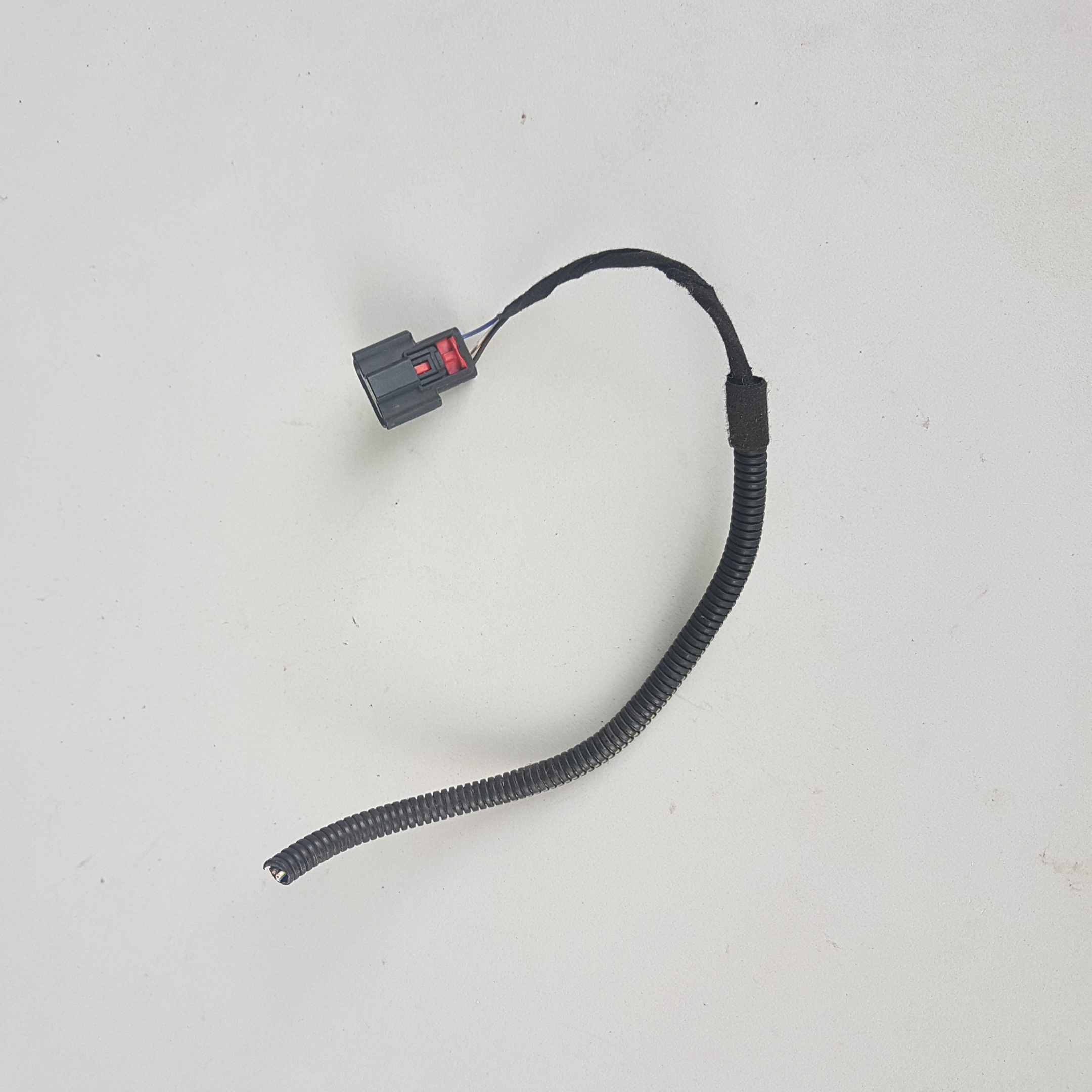 thumbnail image 2 of Genuine Vauxhall Corsa E Tailgate Wiring Loom Harness – 39159032, 39134451 – Rear, 11-Pin, Includes Seal 2 of 6