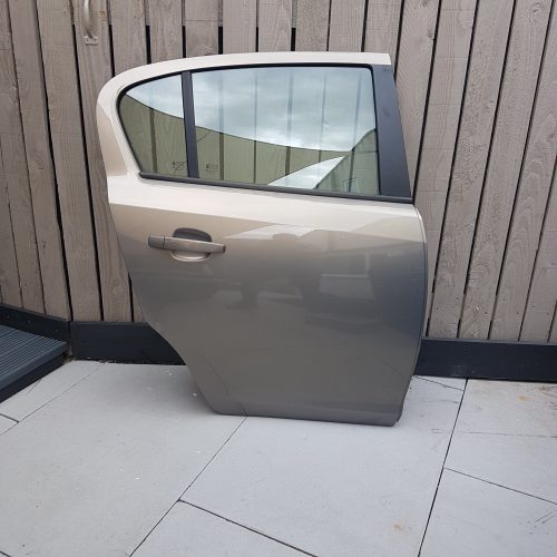 2006-2014 VAUXHALL CORSA D DRIVER'S SIDE REAR 5 DOOR PEPPER DUST BROWN Z40W