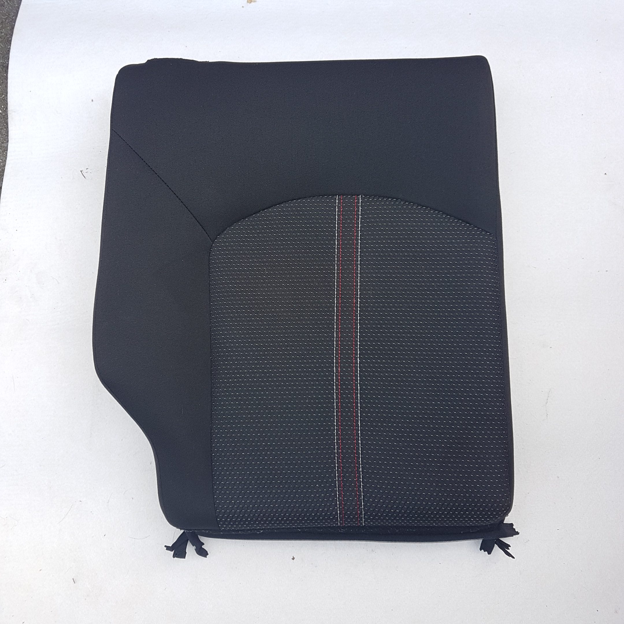 2015-2018 Vauxhall Corsa E SRI 3 & 5 Door Drivers Side Rear Seat Back Cushion / Cloth Trim Code TAGU - Image 6