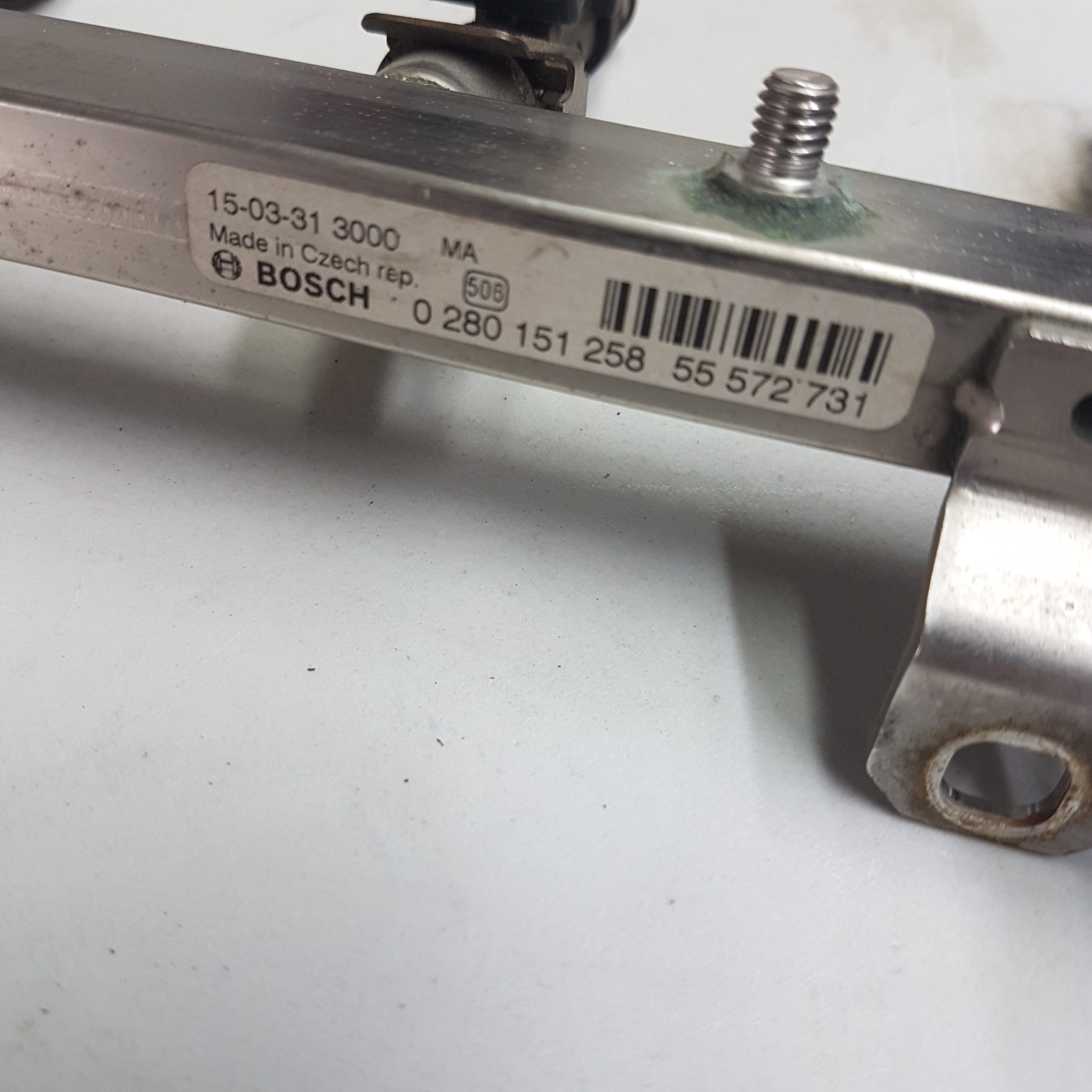 2010-2015 VAUXHALL CORSA D 1.4 1.2 PETROL A14XER A12XER INJECTOR FUEL RAIL & INJECTORS 55572731 - Image 3